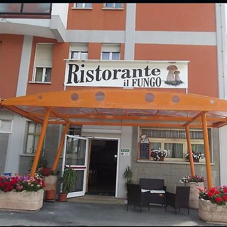 Hotel Roncobilaccio Roncobillaccio Екстер'єр фото
