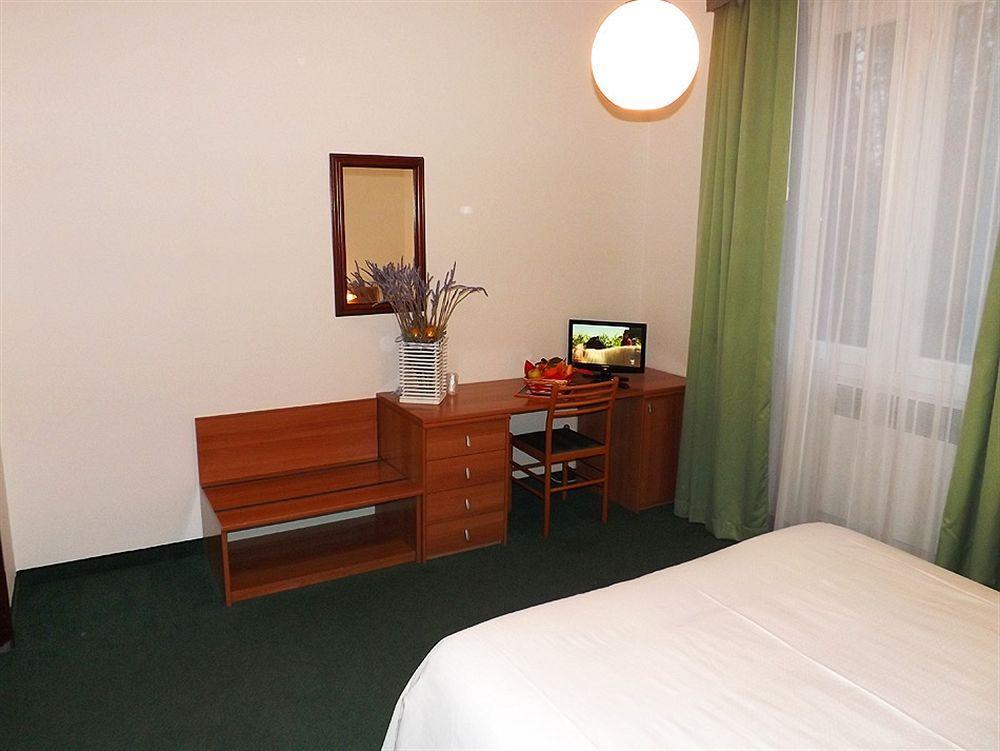 Hotel Roncobilaccio Roncobillaccio Екстер'єр фото