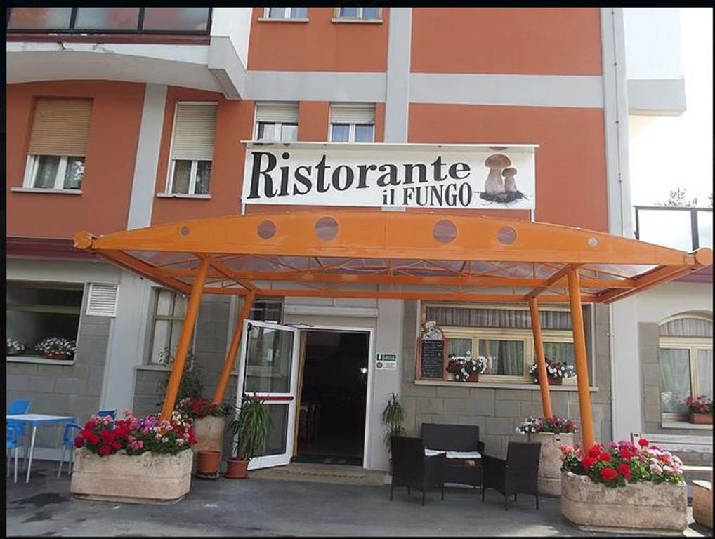 Hotel Roncobilaccio Roncobillaccio Екстер'єр фото