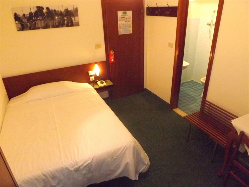Hotel Roncobilaccio Roncobillaccio Екстер'єр фото