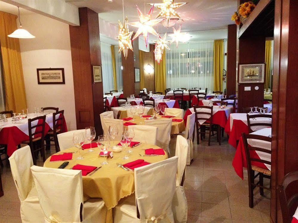 Hotel Roncobilaccio Roncobillaccio Екстер'єр фото
